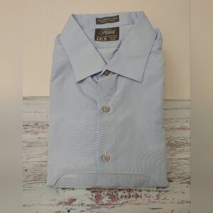 MEN'S REGULAR FIT LUXE MICROFIBER SPREAD COLLAR DRESS SHIRT.